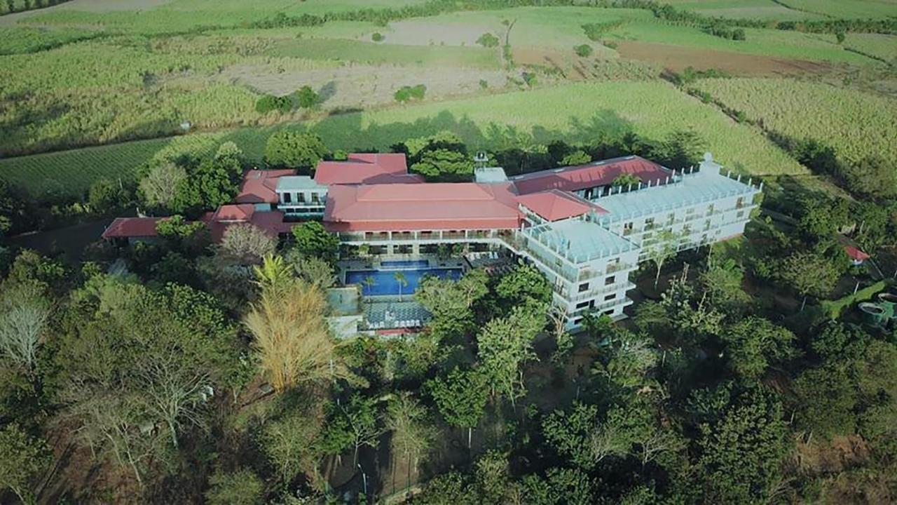 Centauria Wild Hotel Udawalawe Ngoại thất bức ảnh