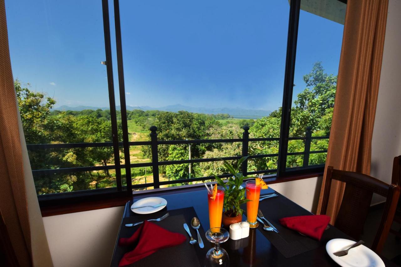 Centauria Wild Hotel Udawalawe Ngoại thất bức ảnh