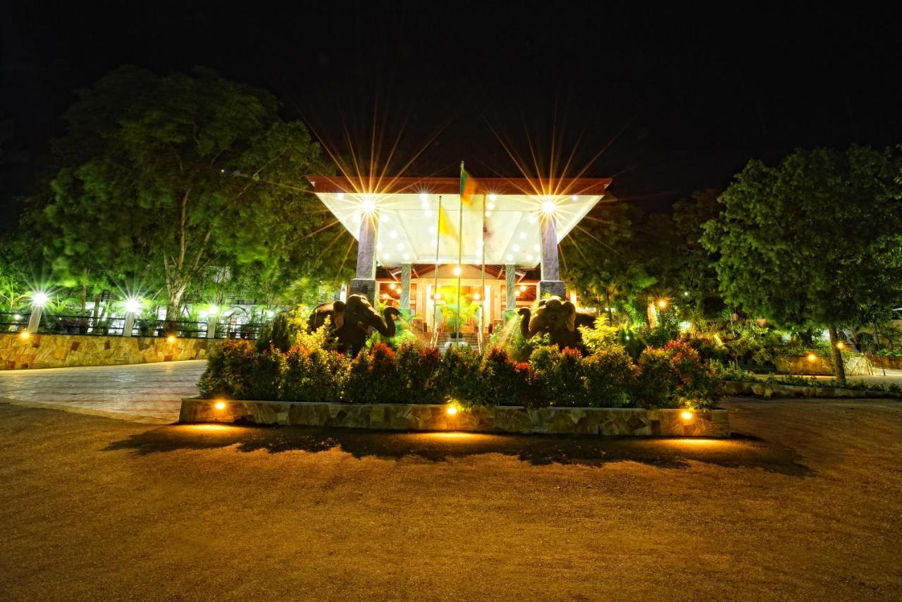 Centauria Wild Hotel Udawalawe Ngoại thất bức ảnh