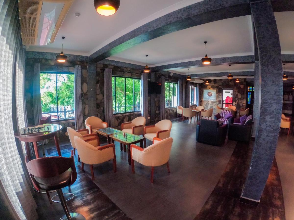 Centauria Wild Hotel Udawalawe Ngoại thất bức ảnh