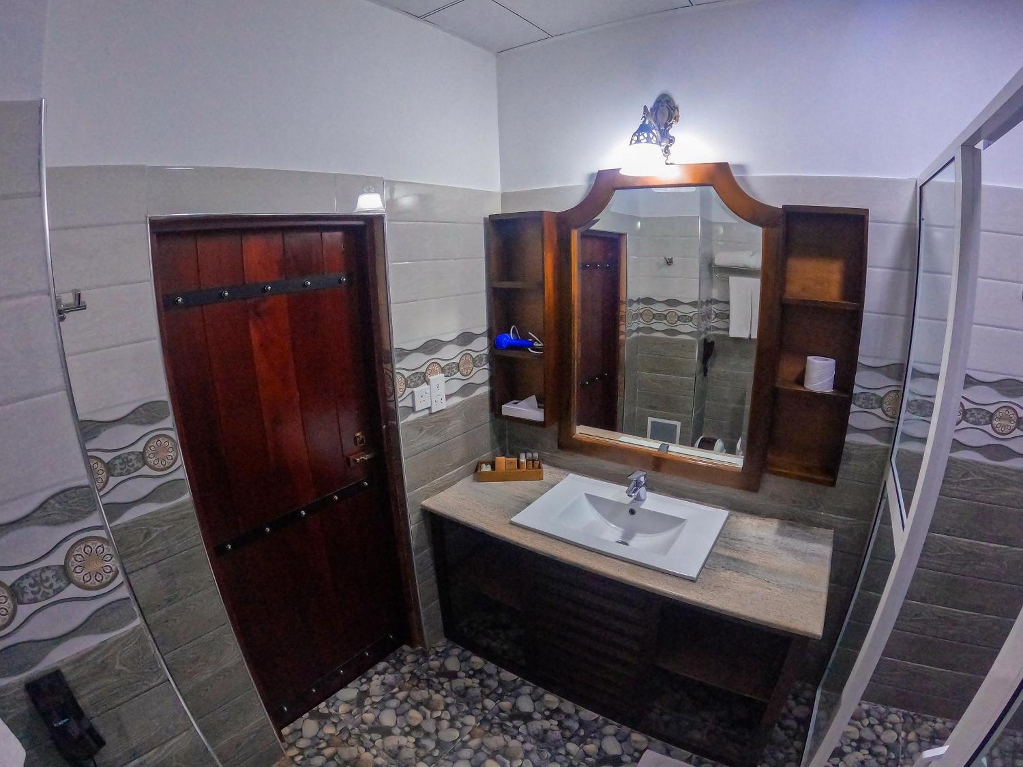 Centauria Wild Hotel Udawalawe Ngoại thất bức ảnh