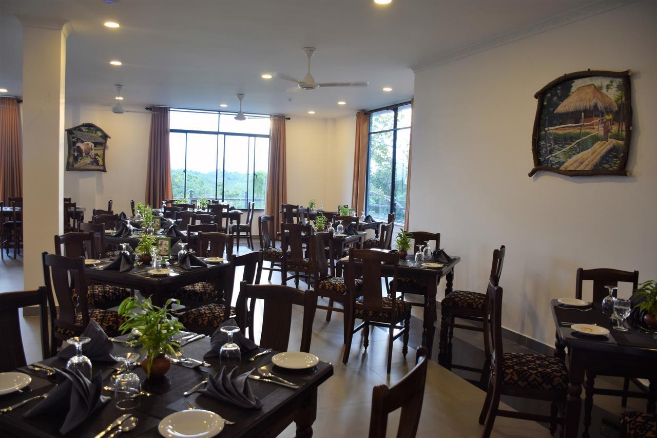 Centauria Wild Hotel Udawalawe Ngoại thất bức ảnh