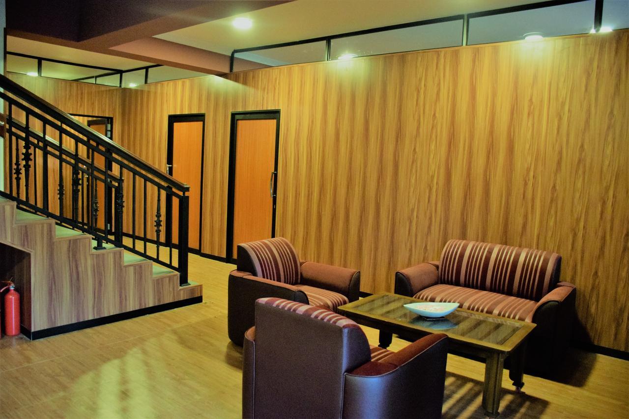 Centauria Wild Hotel Udawalawe Ngoại thất bức ảnh