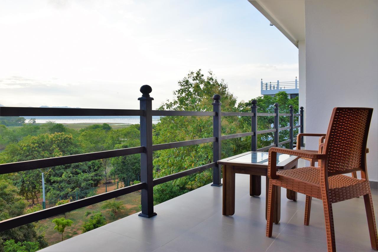 Centauria Wild Hotel Udawalawe Ngoại thất bức ảnh